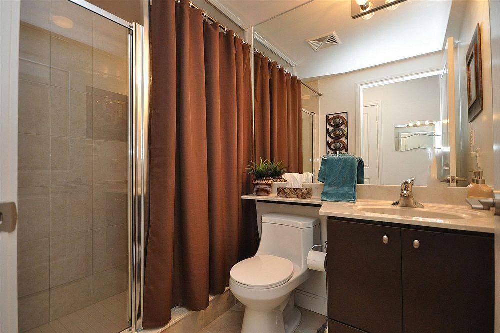 Downtown Mississauga Executive Suites Sq1 Екстер'єр фото
