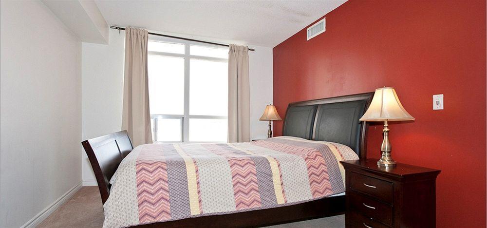 Downtown Mississauga Executive Suites Sq1 Екстер'єр фото