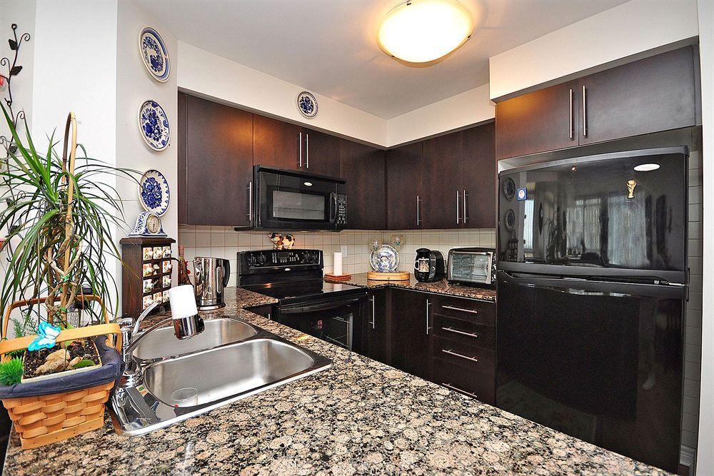 Downtown Mississauga Executive Suites Sq1 Екстер'єр фото