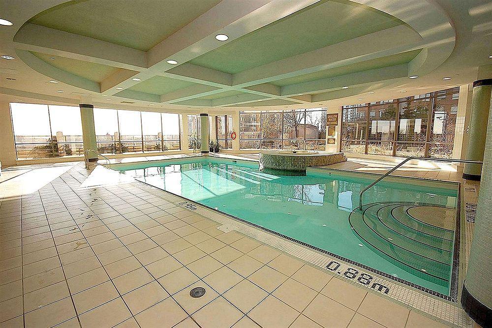 Downtown Mississauga Executive Suites Sq1 Екстер'єр фото