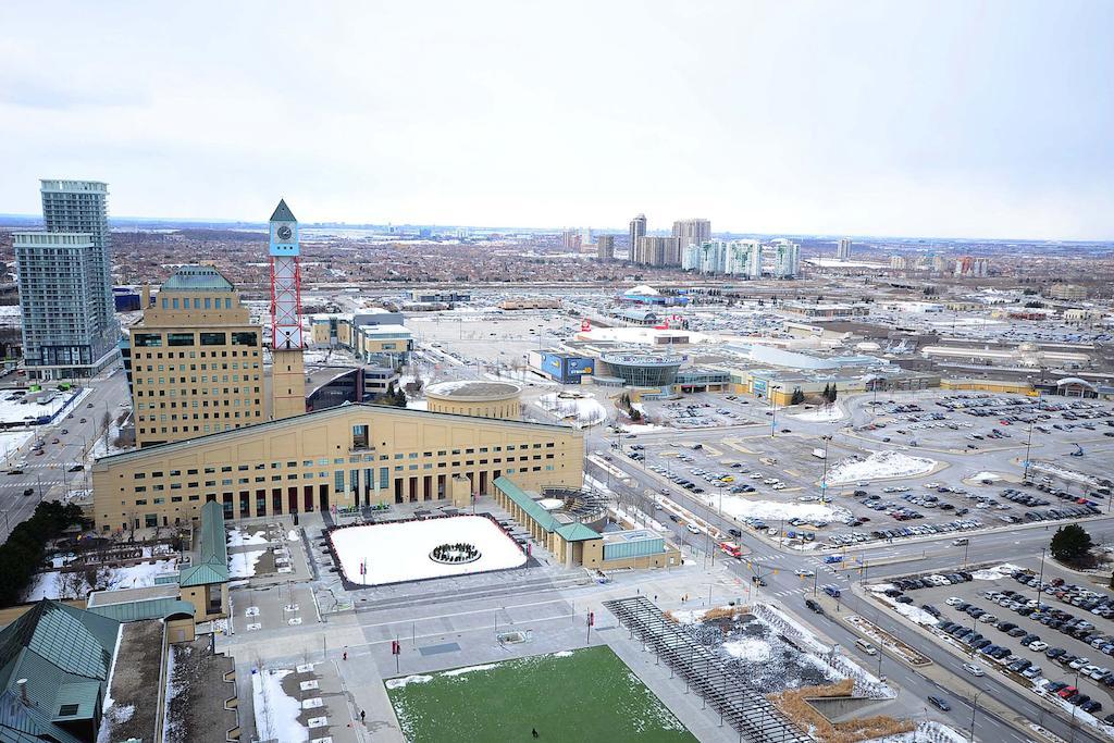 Downtown Mississauga Executive Suites Sq1 Екстер'єр фото